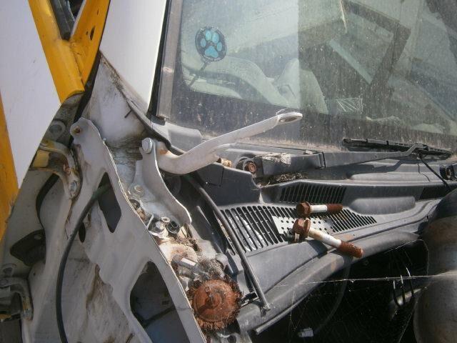 Решетка под лобовое стекло Тойота Хайлюкс Сурф в Калуге 29486