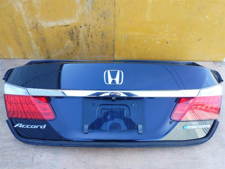 Крышка багажника Хонда Аккорд в Калуге 50872